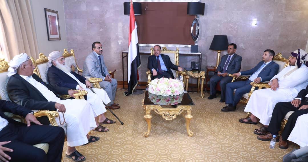 الفريق محسن : أبناء البيضاء ضربوا نموذجا في الشجاعة والتضحية من أجل الجمهورية