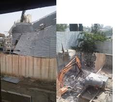 شاهد بالصورة.. الحوثيون يهدمون منزلاً للرئيس السابق بالعاصمة صنعاء