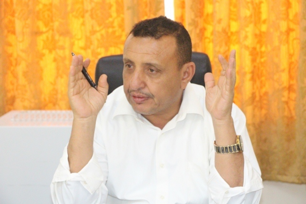 نائب وزير الخدمة المدنية يعزي في وفاة الشيخ حيدره مجاهد الجعدني