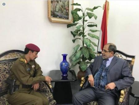 عـاجل :  "عبدالملك الحوثي" يوجه صفعة مدوية ل"أبو علي الحاكم" و يوجه بإعتقاله و إحالته للتحقيق .. و قيادي كبير يكشف التفاصيل الطارئة .. شاهد