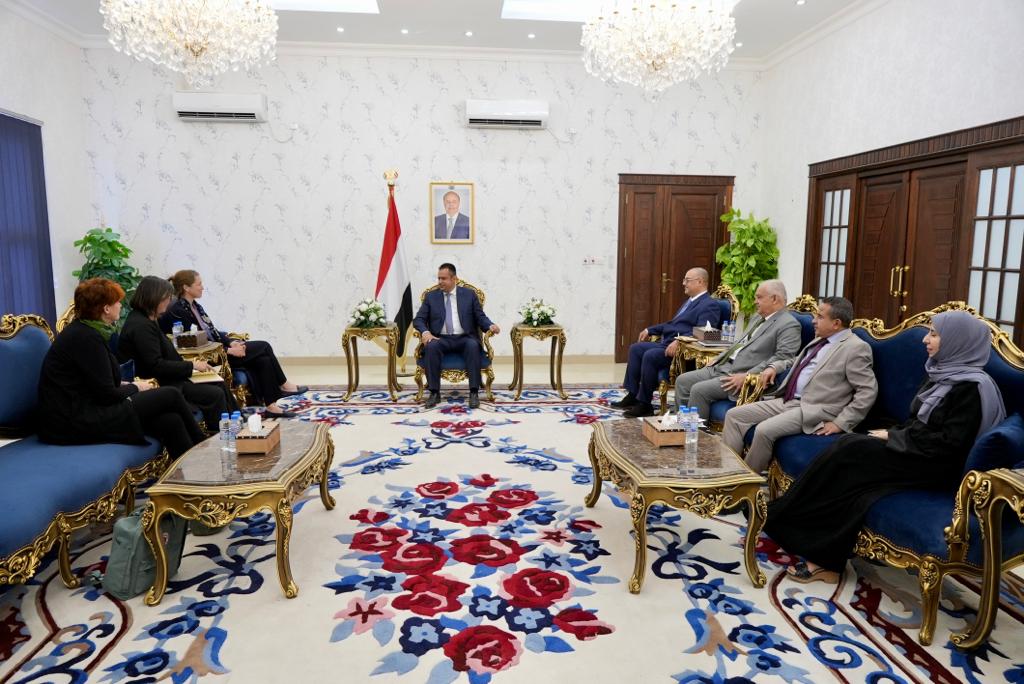 رئيس الوزراء: استمرار الاجماع الدولي حول اليمن عامل أساسي لتحقيق السلام 