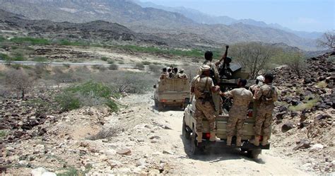 الجيش اليمني يكبد المليشيات الإنقلابية خسائر فادحة في الممتلكات والأرواح في البيضاء ومصرع عشرات القيادات الميدانية البارزة (تفاصيل) 