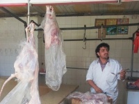 إضراب شامل لمحلات الجزارة في صنعاء لهذا السبب