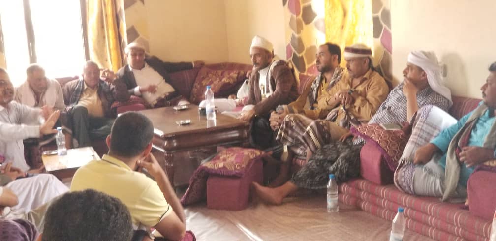 مشايخ وأعيان الحجرية يحذرون من مغبة جر تعز كاملة إلى مربع الجهالة والدم ويطالبون بصون تعز والمعركة الوطنية.