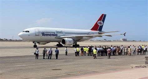 وصول اول دفعة من اليمنيين العالقين الى مطار عدن الدولي
