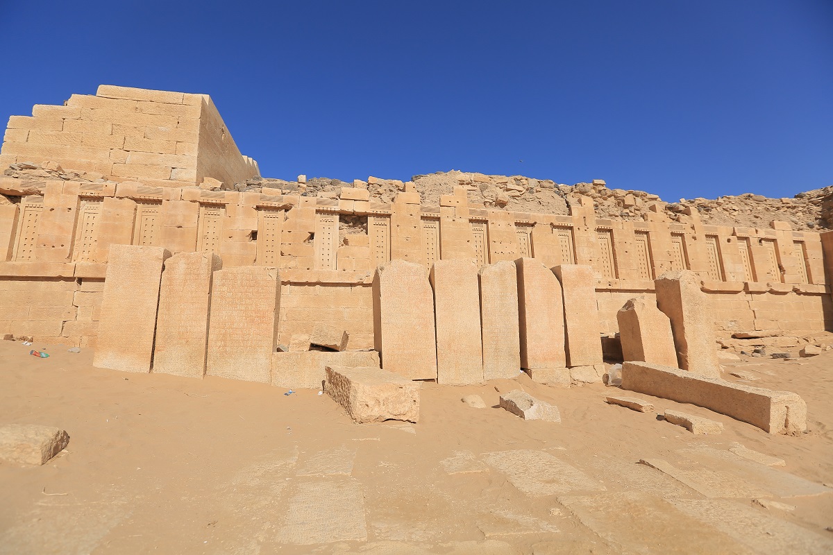 اليمن تسلم "اليونيسكو" النسخة الأولية من ملف ترشيح آثار مأرب لقائمة التراث العالمي