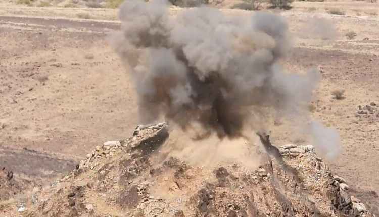 مصرع وجرح العشرات من مليشيا الحوثي الارهابية بنيران الجيش وغارات جوية غرب مارب (فيديو)