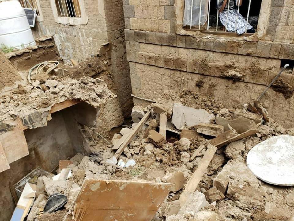 مدينة صنعاء القديمة تنهار وتتهدم على وقع ضربات السيول المتدفقة عليها ( 5 صور)
