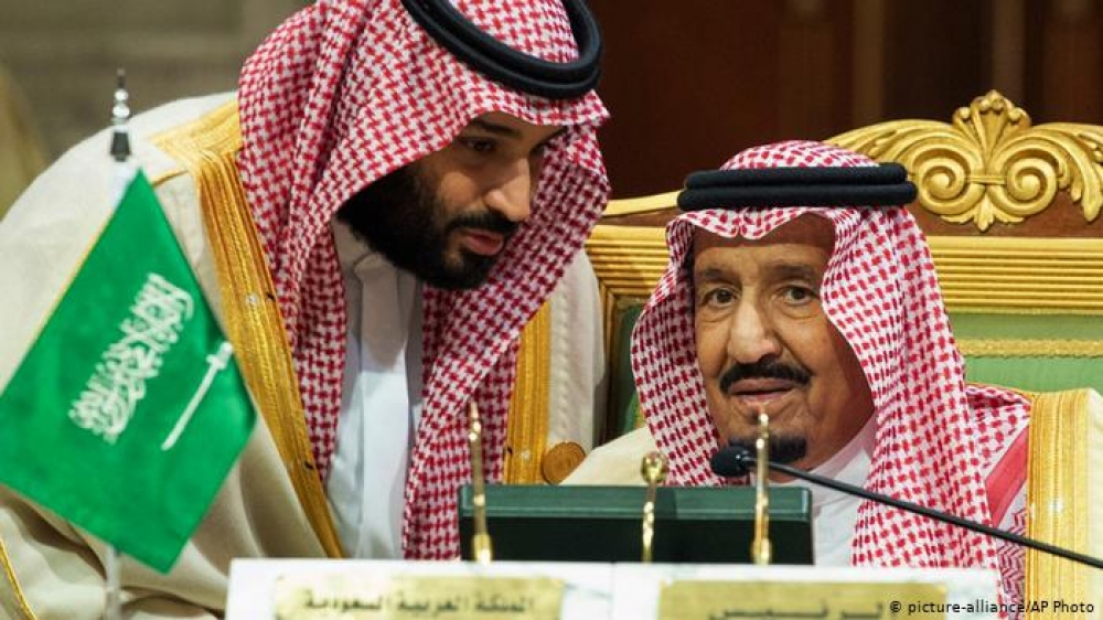 الملك سلمان يصدر قراراً ساراً لكافة الصحفيين والإعلاميين اليمنيين