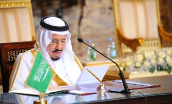 ليس الرئيس هادي ولا نائبه مسؤول يمني ينتزع قرارًا ملكيًا من السعودية سيغير الحياة في اليمن .. والملك سلمان يتحرك فورًا