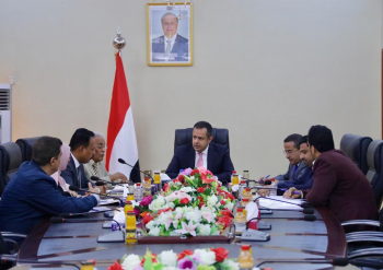 الحكومة اليمنية تدرس اولويات اعادة الاعمار في مجال الاشغال والطرق