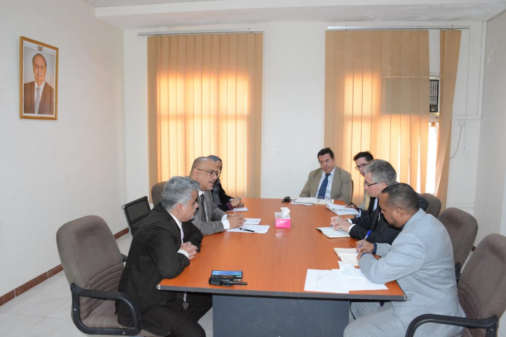 وزير التخطيط يبحث مع ممثل اليونيسيف في اليمن تنفيذ مشروع الحوالات النقدية