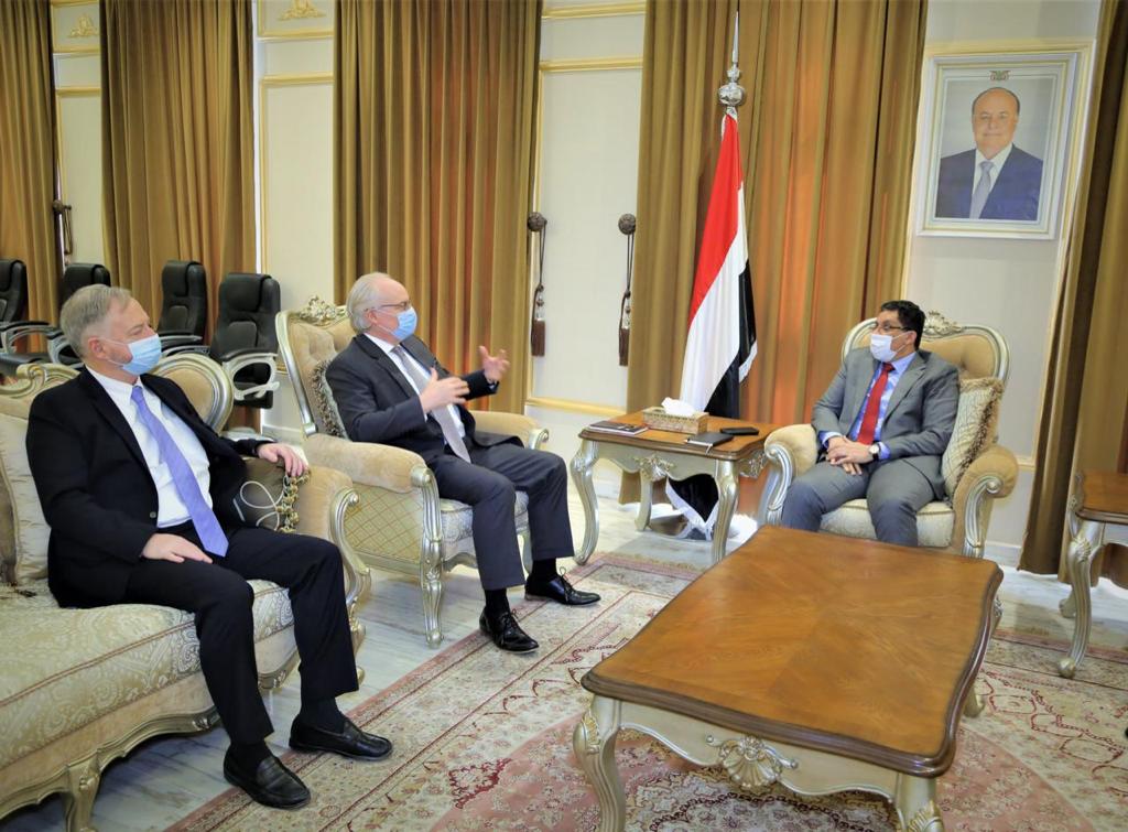 وزير الخارجية يبحث مع المبعوث الامريكي جهود تحقيق السلام في اليمن