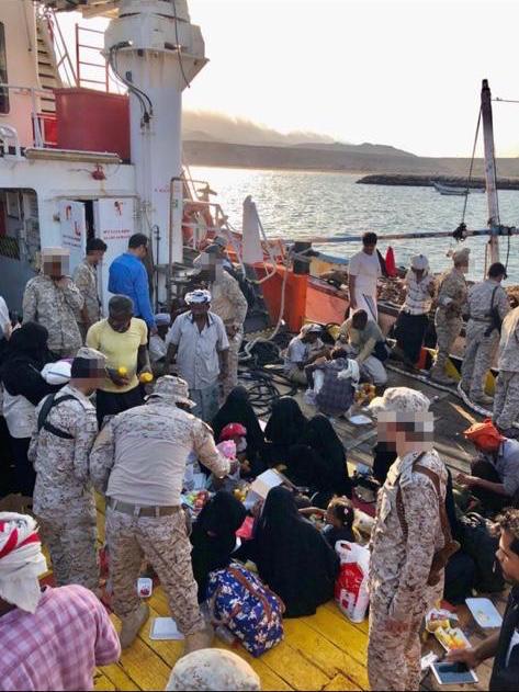 تفاصيل عملية بحرية ناجحة للتحالف في بحر العرب (صور)