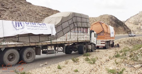 فتح: مليشيات الحوثي احتجزت ونهبت 440 شاحنة اغاثية خلال عام
