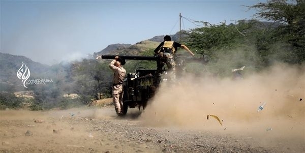 هكذا تعاملت مدفعية الجيش مع تجمع كبير لمليشيا الحوثي