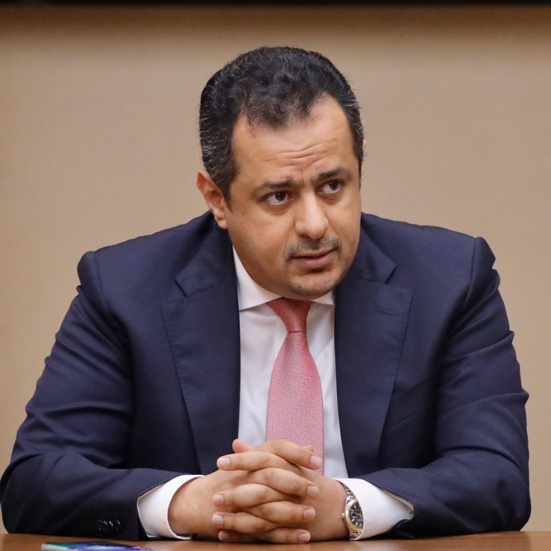 رئيس الوزراء يعرب عن تعاطف وتضامن اليمن مع لبنان