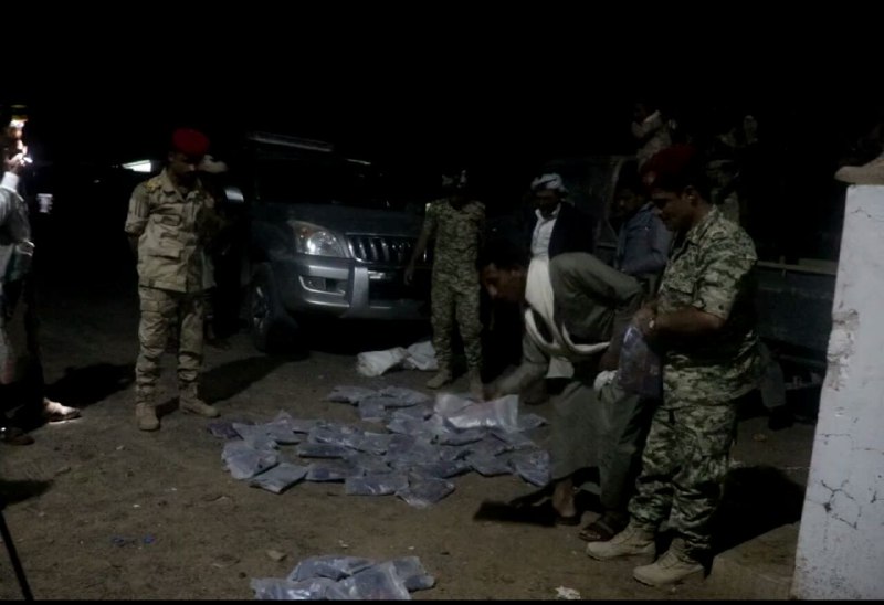 قوات الجيش تضبط كميات من الحشيش المخدر في طريقها إلى مليشيا الحوثي