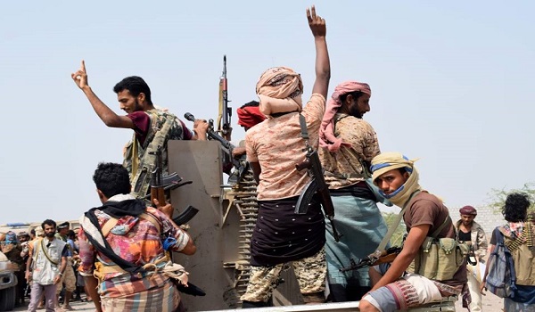 ورد الآن  : بالصور ..مليشيا الحوثي تقوم بطرد الأهالي من منازلهم وتحويلها إلى ثكنات عسكرية للقنص والقتل ..«تفاصيل»