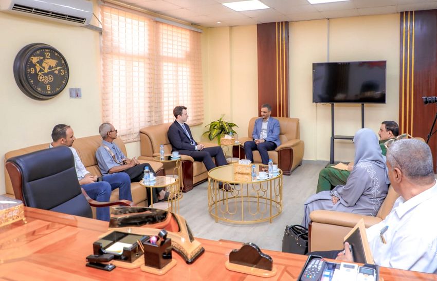 وزير الدولة يلتقي مدير مكتب المبعوث الأممي في عدن