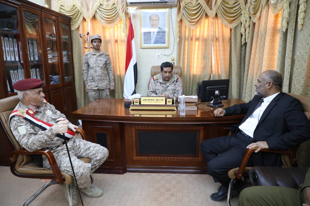رئيس الأركان يشيد بتماسك حضرموت ويؤكد استمرار الجيش الوطني في التحرير والبناء ..«تفاصيل»