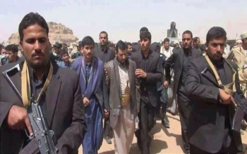 شاهد  أمريكا تفاجئ الجميع وتكشف عن الدولة التي تقدم النصائح والتوجيهات لعبدالملك الحوثي ومصير الحرب في اليمن؟ وما علاقة أربعة رؤساء؟