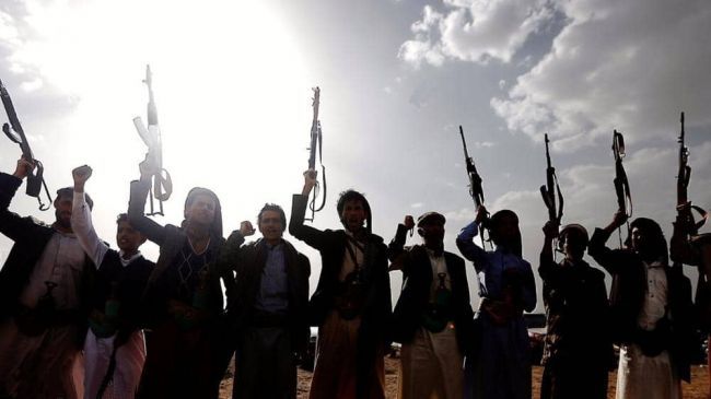 مليشيات الحوثي تفتح نيران أسلحتها الرشاشة على قرى الجبلية جنوب الحديدة