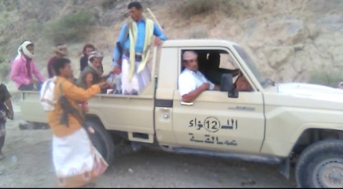 عاجل تعزيزات عسكرية من ألوية العمالقة تصل  إلى منطقة تورصة بالأزراق