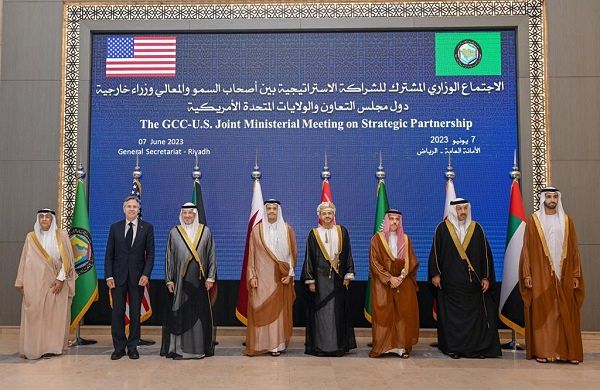 بيان خليجي-امريكي يؤكد دعمه لمجلس القيادة الرئاسي وسيادة اليمن ووحدته وسلامة اراضيه