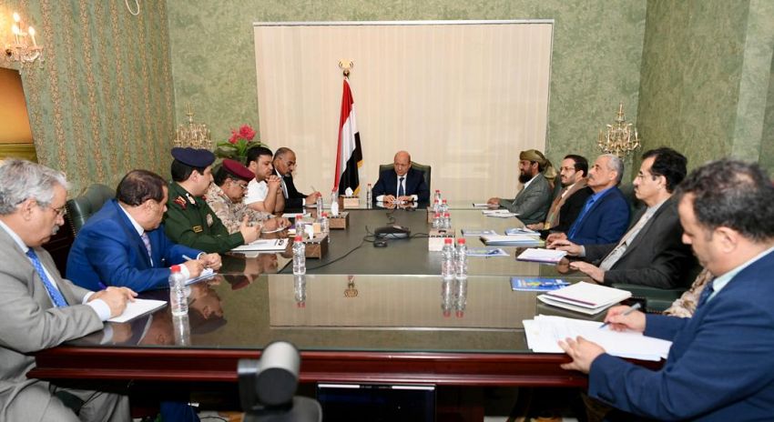 مجلس القيادة الرئاسي يعقد اجتماعا طارئا حول الاحداث المؤسفة في محافظة شبوة
