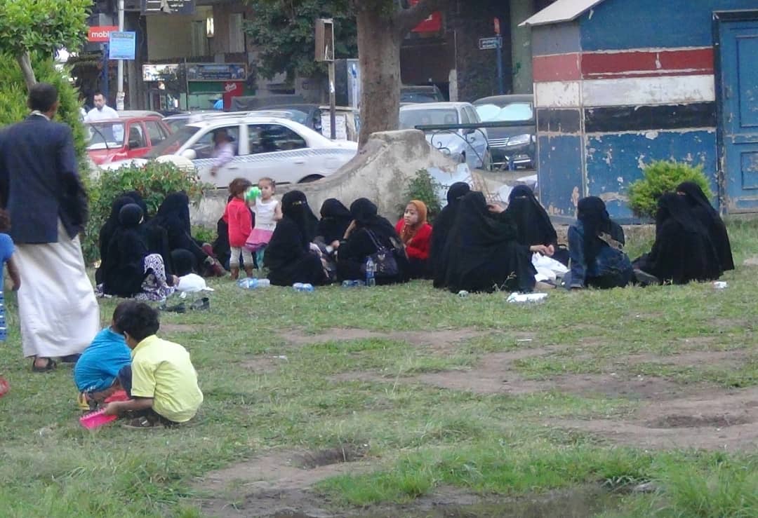 - عاجل : العالقين اليمنيين بمصر يطلقون مناشدة عاجلة ونداء استغاثة لاعادتهم الى أرض الوطن (تفاصيل)