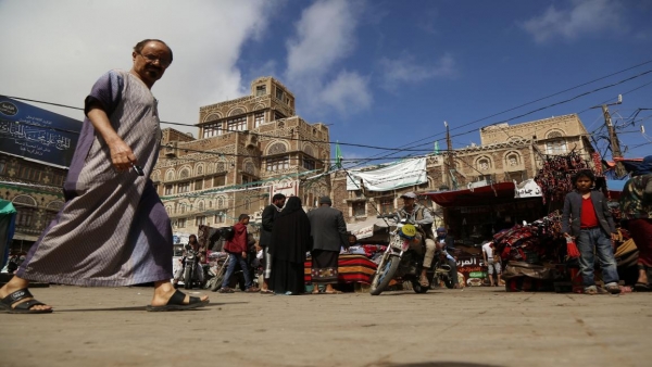 صحيفة: الحوثيون يجمعون معلومات تفصيلية عن سكان صنعاء لتسهيل مراقبتهم