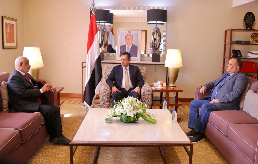 رئيس الوزراء: تصعيد مليشيا الحوثي في الحديدة مؤشر على عدم جديتها للسلام