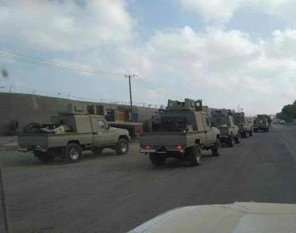 القوات الحكومية تجبر مسلحي الإنتقالي على الانسحاب وتدخل مركز محافظة أبين.. صورة