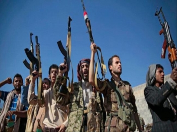 زعيم المتمردين الحوثيين يحذر قياداته من خطر يهدد وجود الجماعة