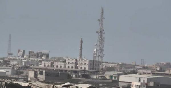 مليشيات الحوثي تستهدف بالقذائف المدفعية شرق مدينة الحديدة