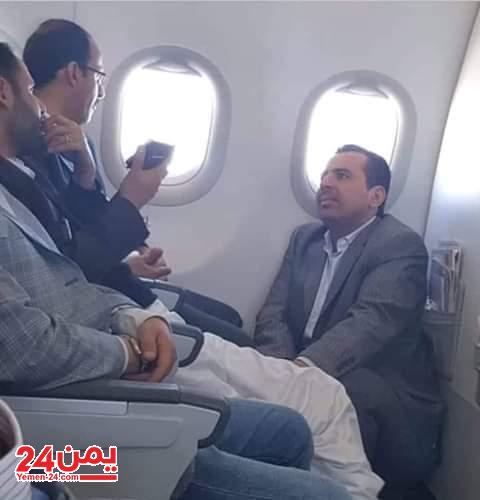 شاهد صورة الاعلامي الشهير الصادمة وهو عند اقدام مهدي المشاط ..لن تصدق من يكون !