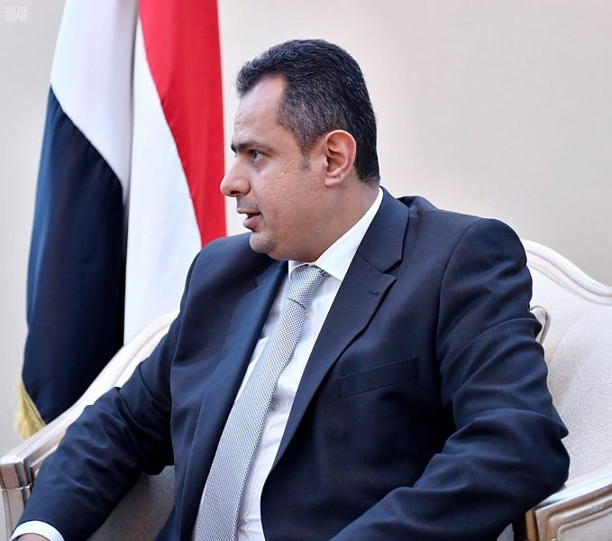 رئيس الوزراء يشيد بالمواقف البطولية للجيش الوطني والقبائل في الرد على التصعيد الحوثي