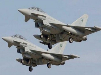 طيران التحالف يستهدف تحركات الحوثيين في 3 محافظات