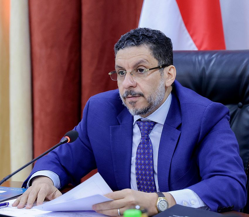 رئيس الوزراء يطلع على أحوال المواطنين في محافظة الضالع ويؤكد على السلطة المحلية الاهتمام بقضاياهم