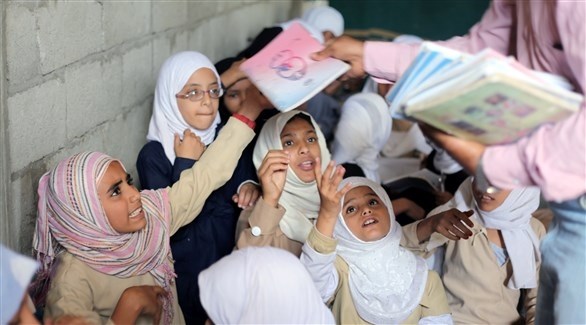 الحكومة تستنكر تمويل قطر لطباعة كتب مدرسية محرفة
