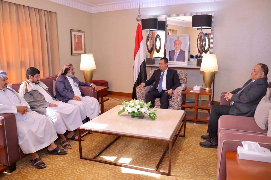 رئيس الوزراء يطلع على أوضاع وإحتياجات محافظة الجوف
