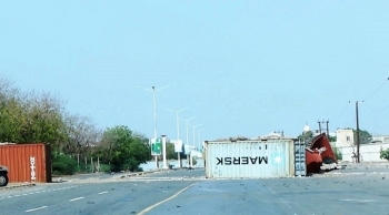 الحديدة على صفيح ساخن واشتعال مواجهات وهجمات بالدبابات والصواريخ هي الأعنف والانفجارات ترعب السكان ومصير مجهول لباتريك ولجنته