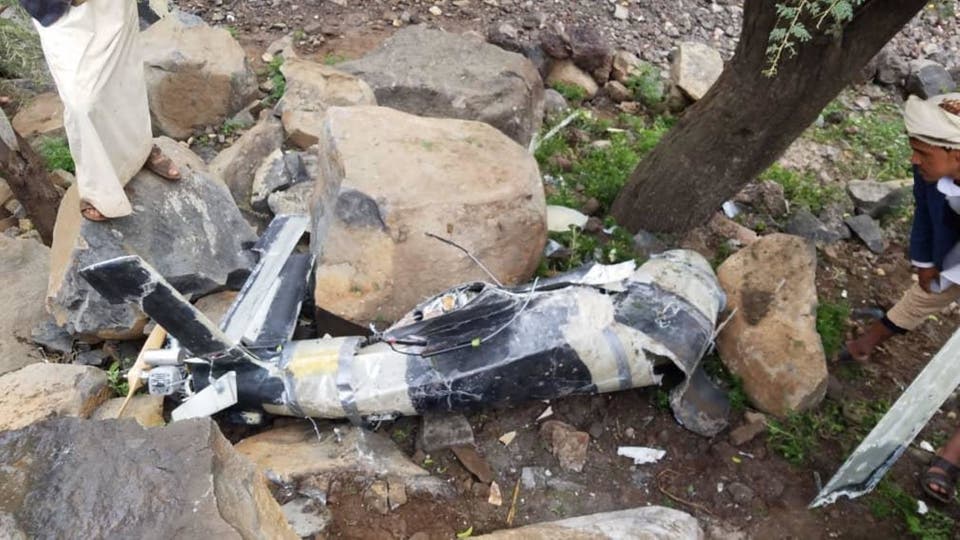 سقوط طائرة مسيرة حوثية في عمران (صور)