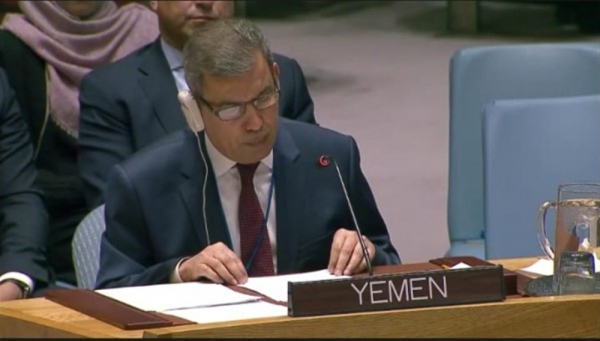 الحكومة تخطر الأمم المتحدة بمعاناة أهالي "العبدية" جراء حصار الحوثيين