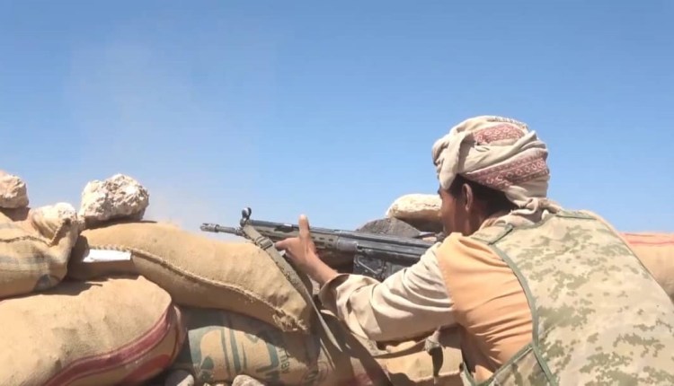 الجيش الوطني يكسر هجوماً حوثياً على مواقعه بالقرب من مفرق الجوف