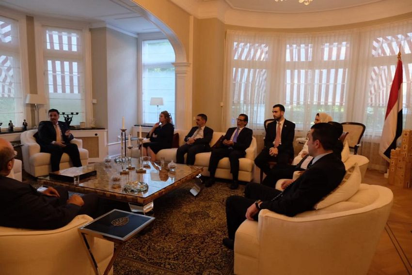 وزير الخارجية يلتقي السفراء العرب المعتمدين لدى مملكة هولندا