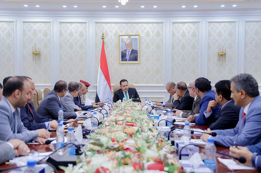 رئيس الوزراء يرأس في عدن اجتماع لمجلس الوزراء لبحث مجمل تطورات الأوضاع المحلية والخارجية