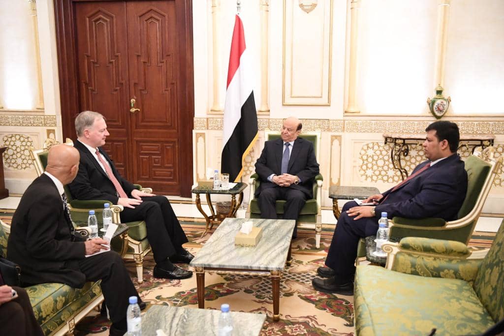 رئيس الجمهورية يستقبل السفير الأمريكي لدى اليمن