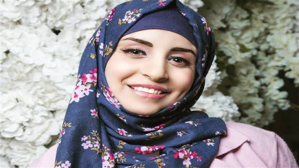 تكريم الفنانة اليمنية إيمي هتاري بجائزة أممية في قمة نيروبي